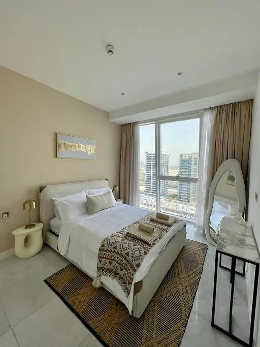 1Bdr-Furnished Apartment, Business Bay, Canal View Dubai Apartment